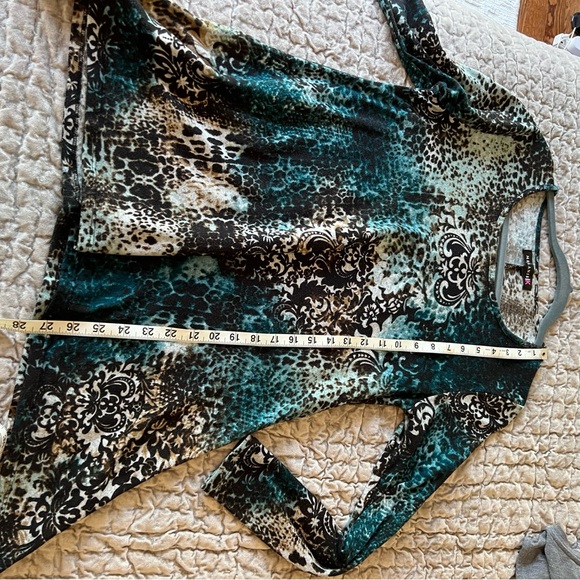 Melanie K lightweight ladies sweater, size small - Picture 6 of 9